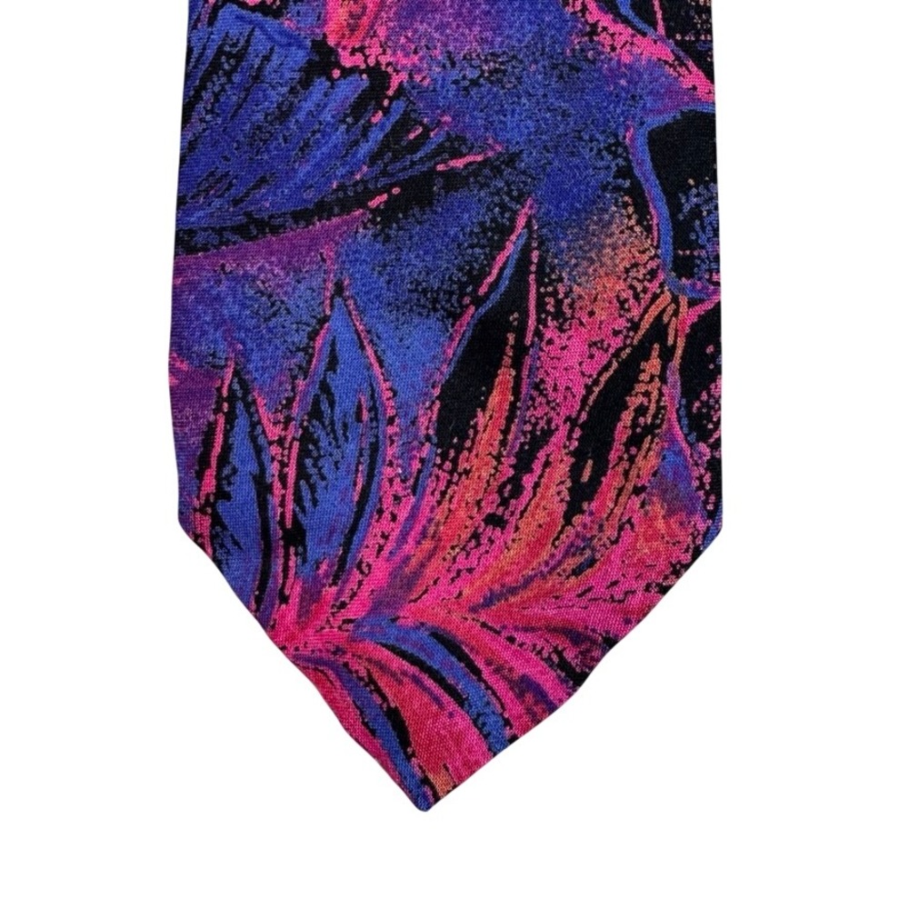 Vintage McGregor Mens Tropical Leaf Rayon Tie Purple Pink Blue Made in USA